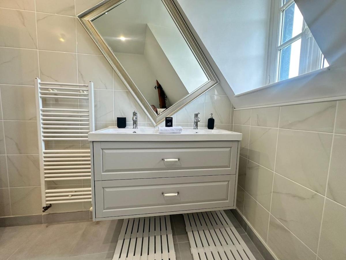 S Bayleved'Air Duplex Vue Chateau, Balneo Et Sauna Sedan Exterior foto