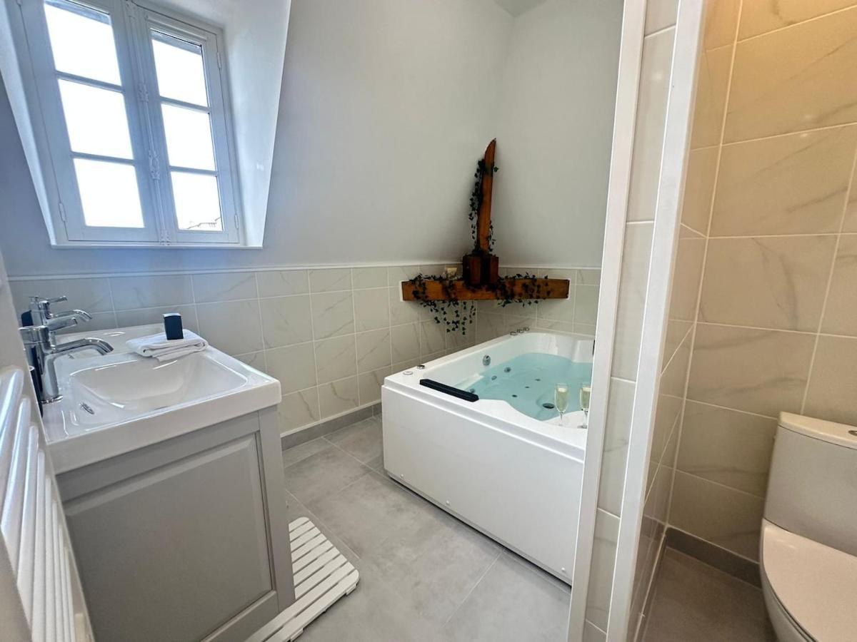 S Bayleved'Air Duplex Vue Chateau, Balneo Et Sauna Sedan Exterior foto